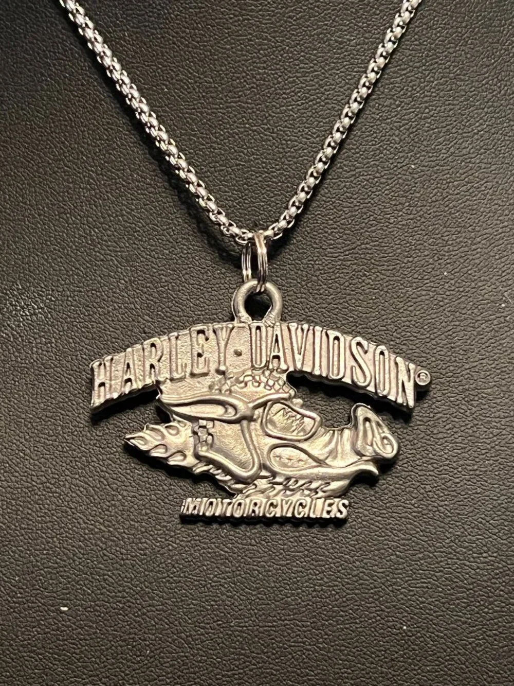 2005 Harley Davidson HOG Pendant Necklace (446) *PLEASE READ DESCRIPTION*